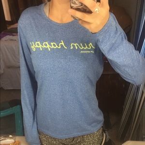 ‘run happy’ Brooks Long-Sleeve
